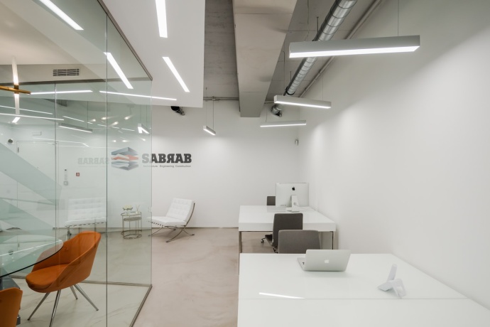 Escritórios da Sabrab com iluminção Tromilux