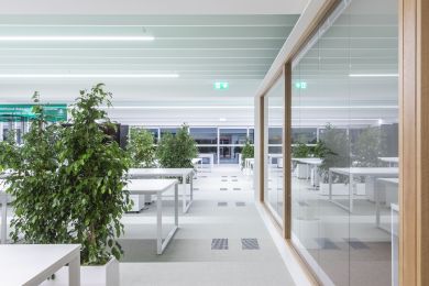 Iluminação Tromilux em escitório openspace