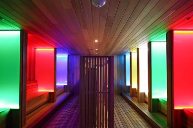 Iluminação colorida RGB e cromoterapia
