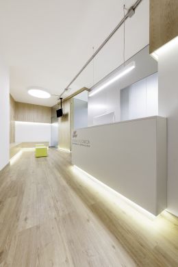 Gabinete dentário com iluminação Tromilux